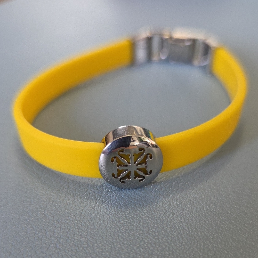 Rustic Cuff Yellow Bracelet Set - Picture 4 of 6